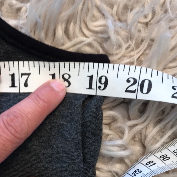 NWOT Simply Vera Vera Wang Top - Picture 6 of 7